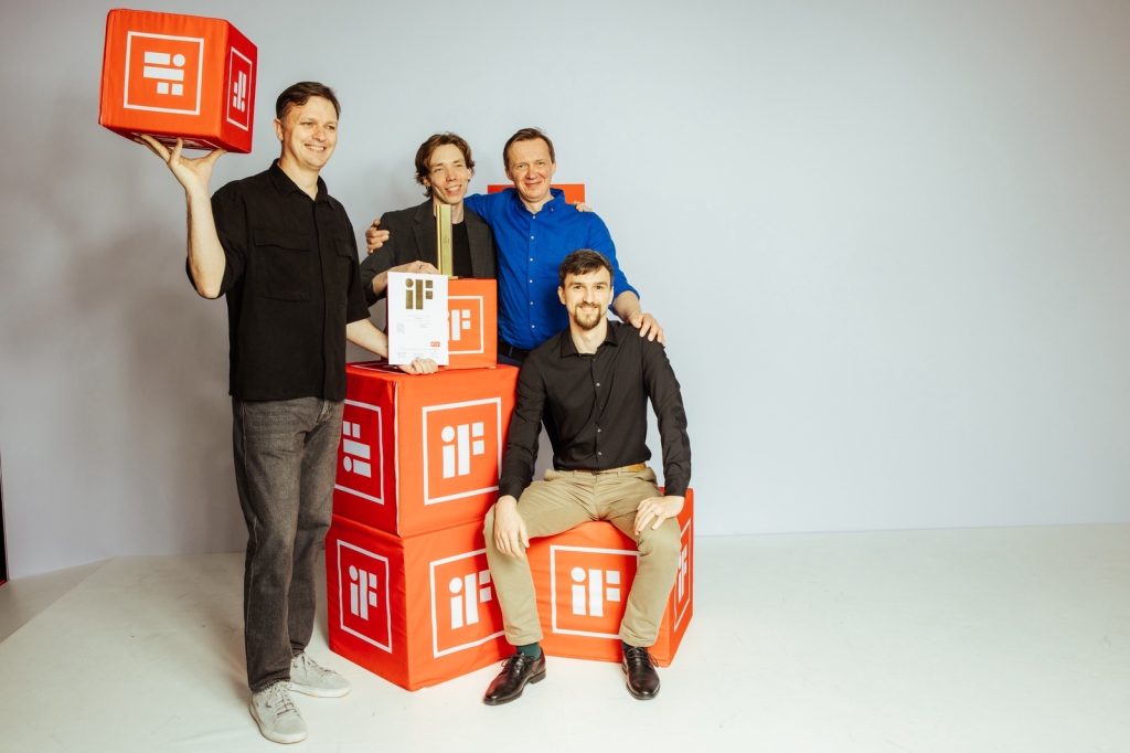 Lithuanian Innovation Combines Fitness and Energy: Exercise Bike Capable of Charging a Laptop Enters the Global Market with Finora Bank’s Support