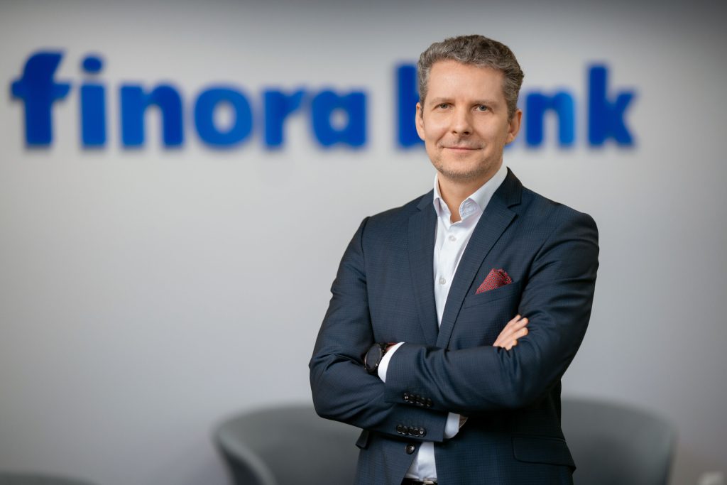 „Finora Bank“ steigia banko filialą Estijoje